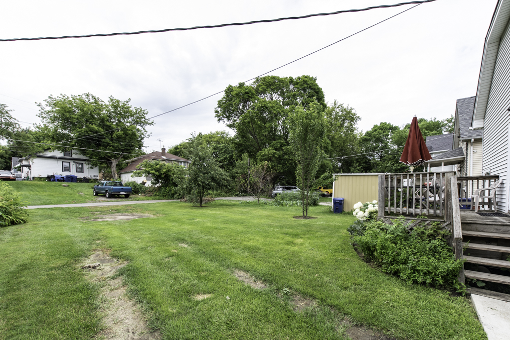 920 S Martin Luther King Jr Avenue, Waukegan, IL 60085