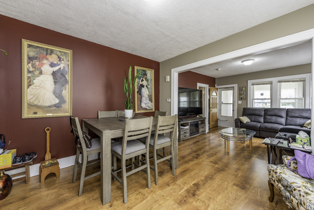 920 S Martin Luther King Jr Avenue, Waukegan, IL 60085