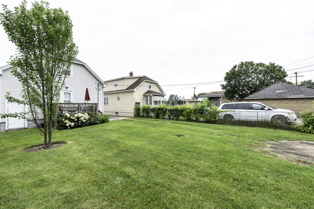 920 S Martin Luther King Jr Avenue, Waukegan, IL 60085