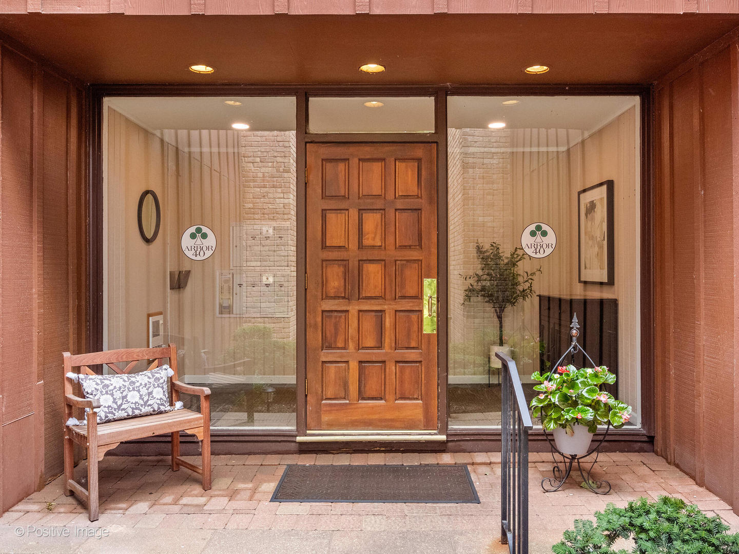 1s095 Spring Road #1D, Oakbrook Terrace, IL 60181