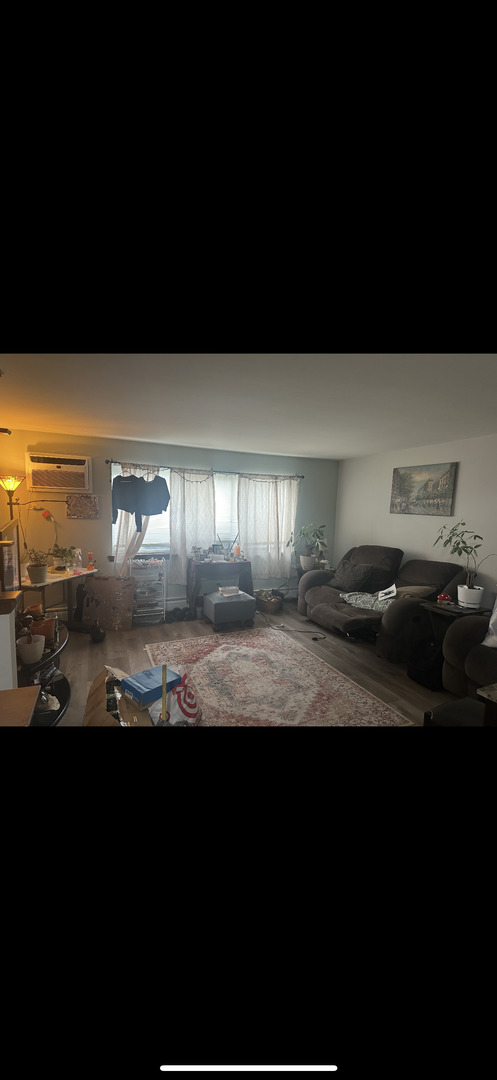 9202 Seymour Avenue, Schiller Park, IL 60176