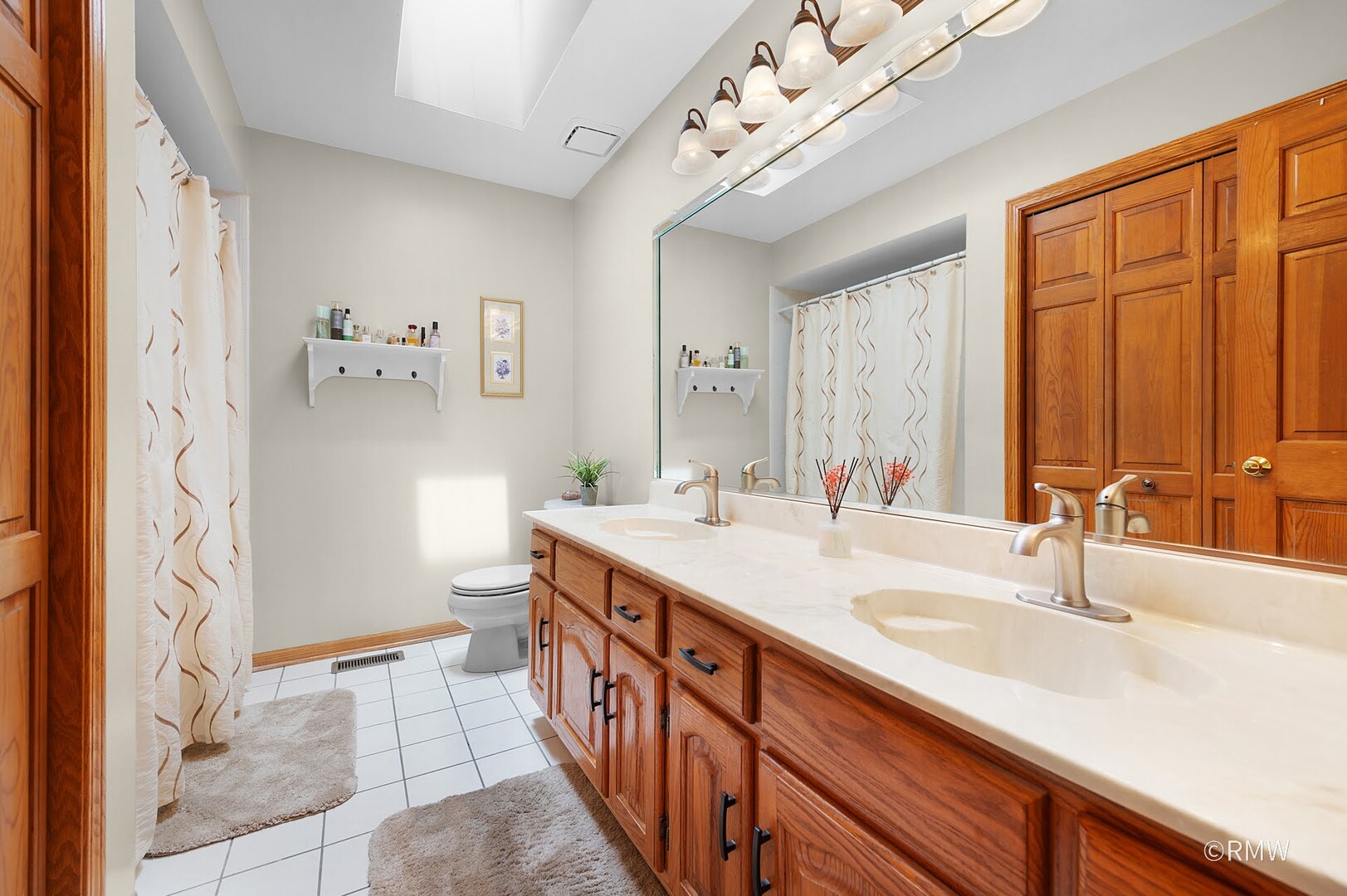 1227 W Surrey Lane, Addison, IL 60101