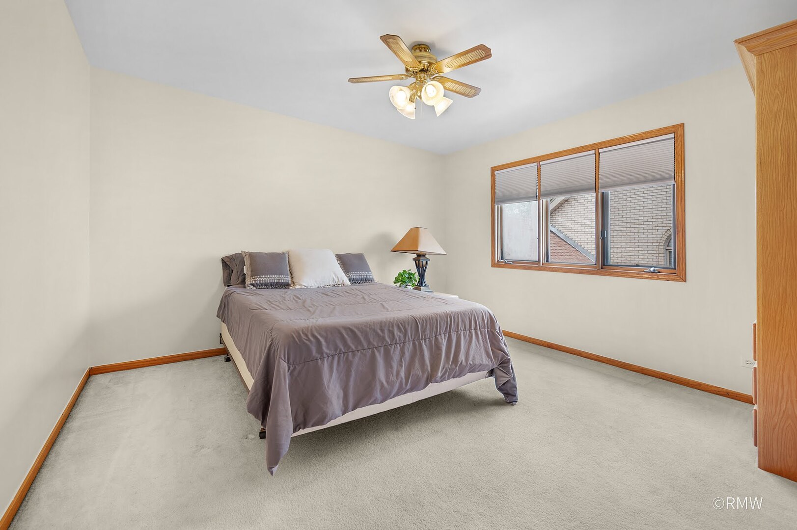 1227 W Surrey Lane, Addison, IL 60101