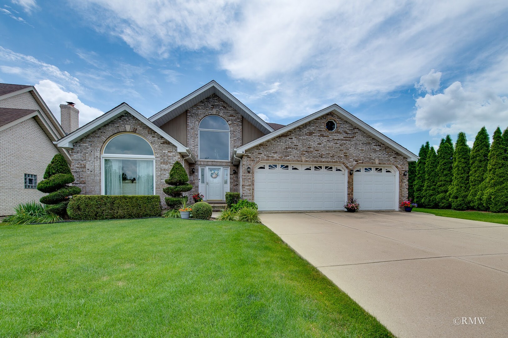 1227 W Surrey Lane, Addison, IL 60101