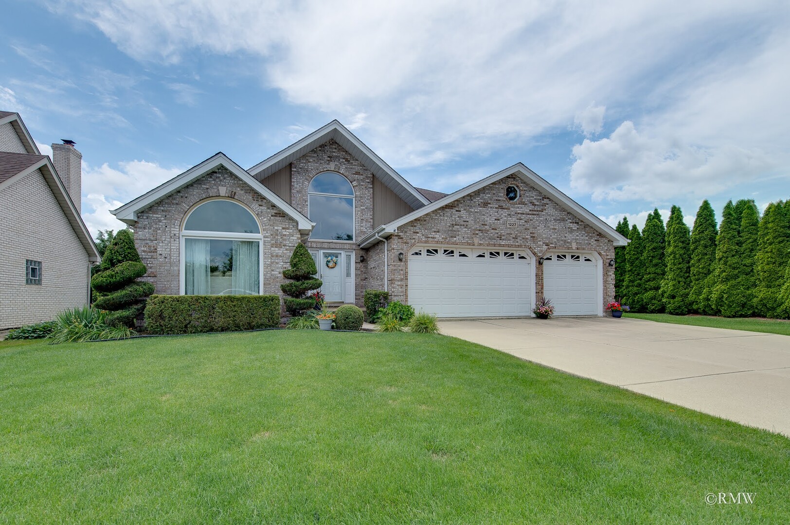 1227 W Surrey Lane, Addison, IL 60101