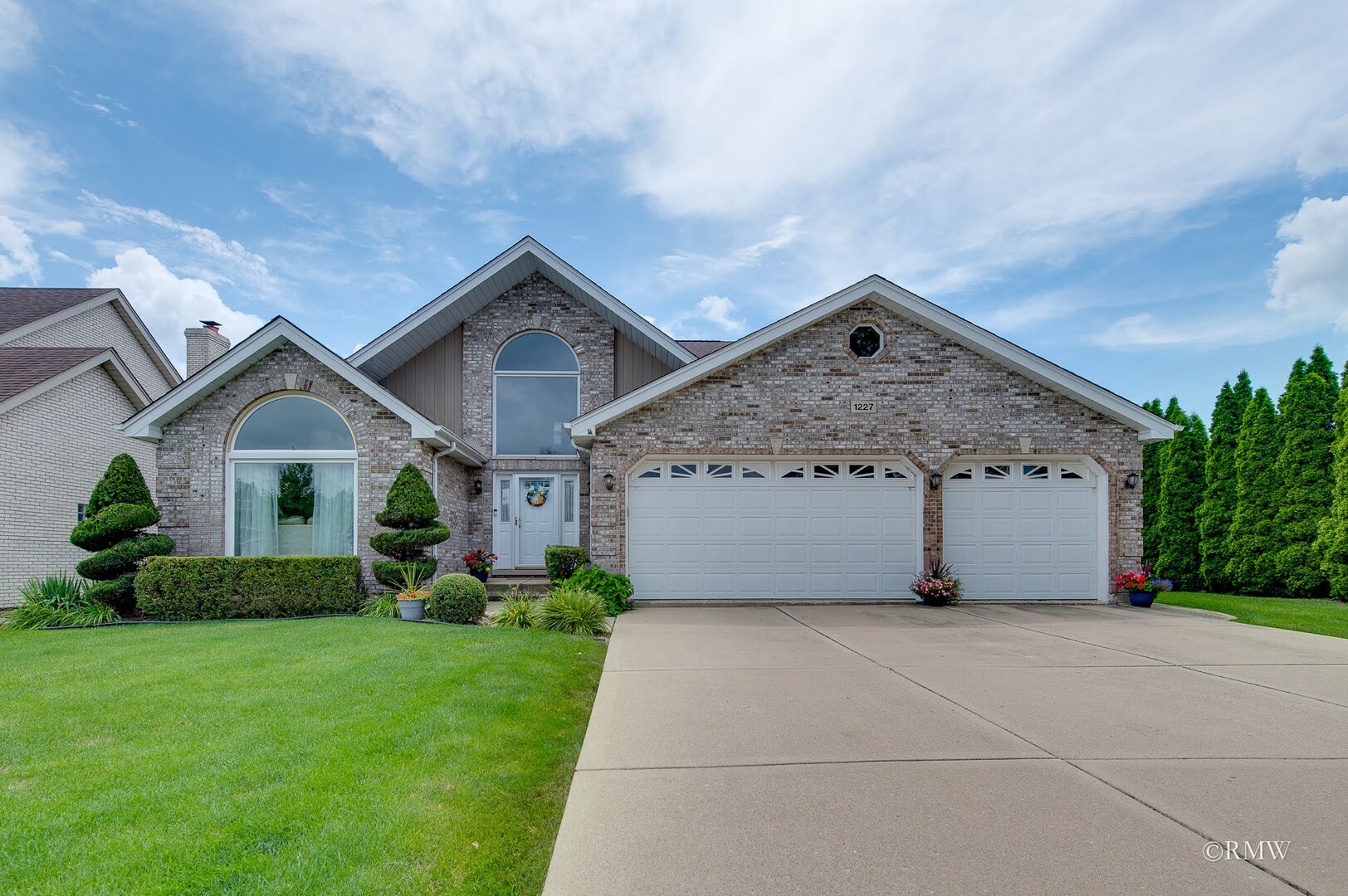 1227 W Surrey Lane, Addison, IL 60101