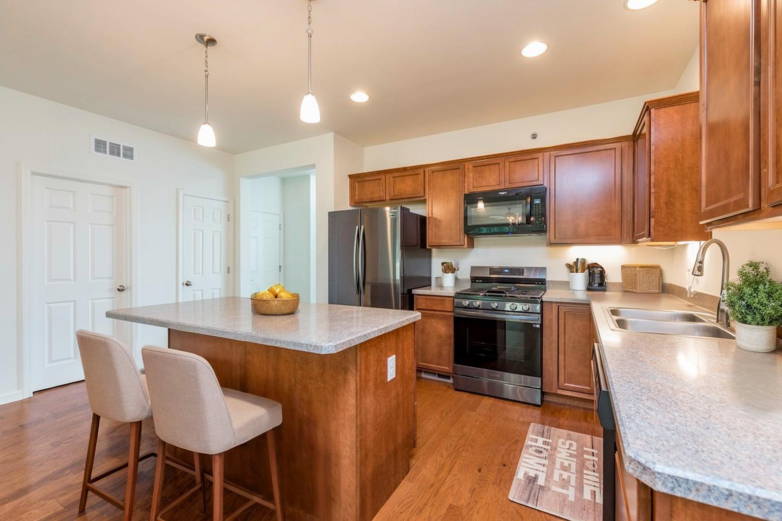 7085 Hidden Green Circle, Fox Lake, IL 60020
