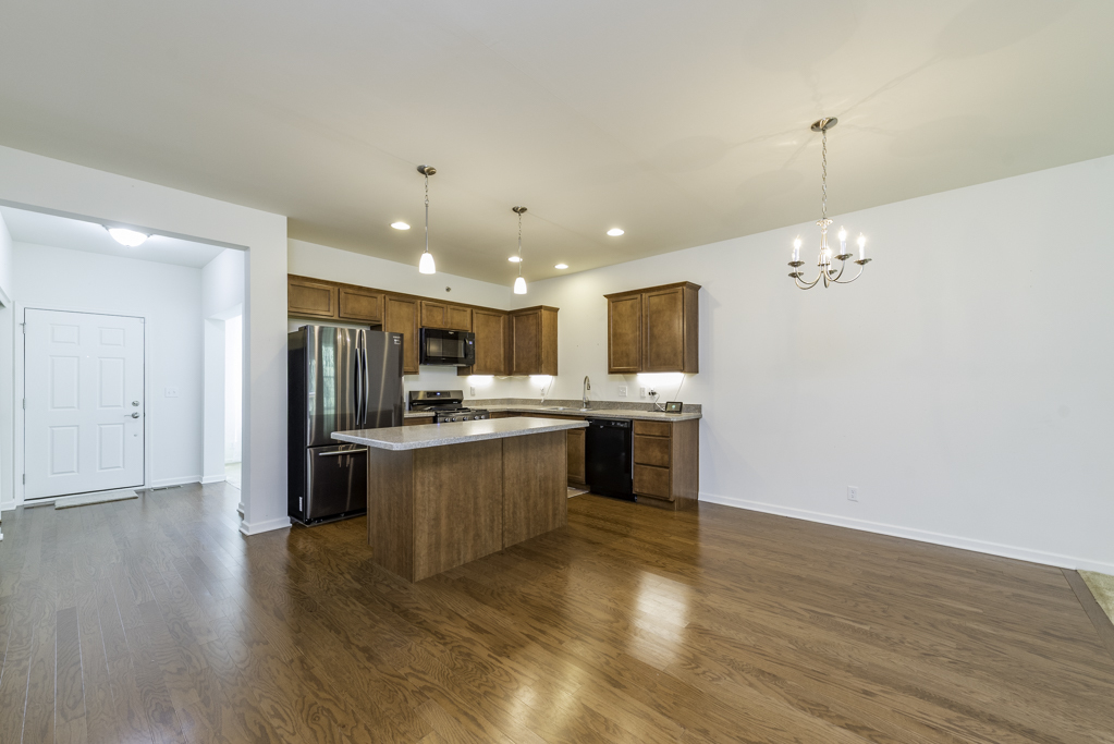 7085 Hidden Green Circle, Fox Lake, IL 60020
