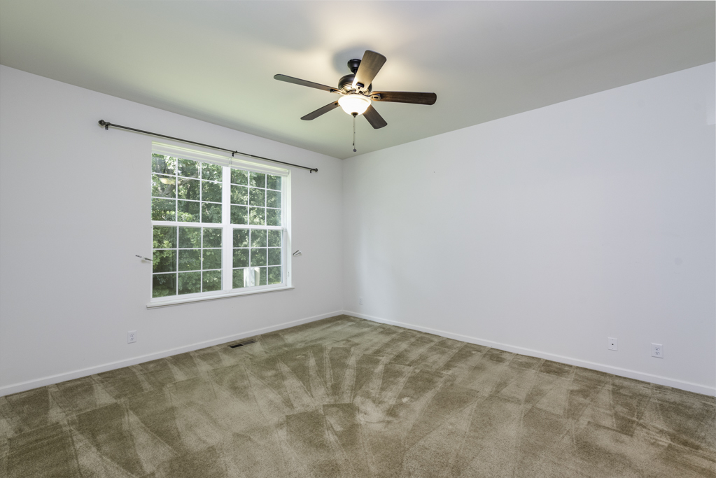7085 Hidden Green Circle, Fox Lake, IL 60020