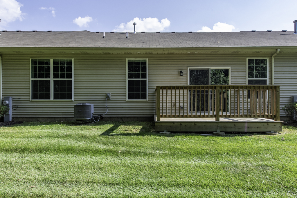 7085 Hidden Green Circle, Fox Lake, IL 60020