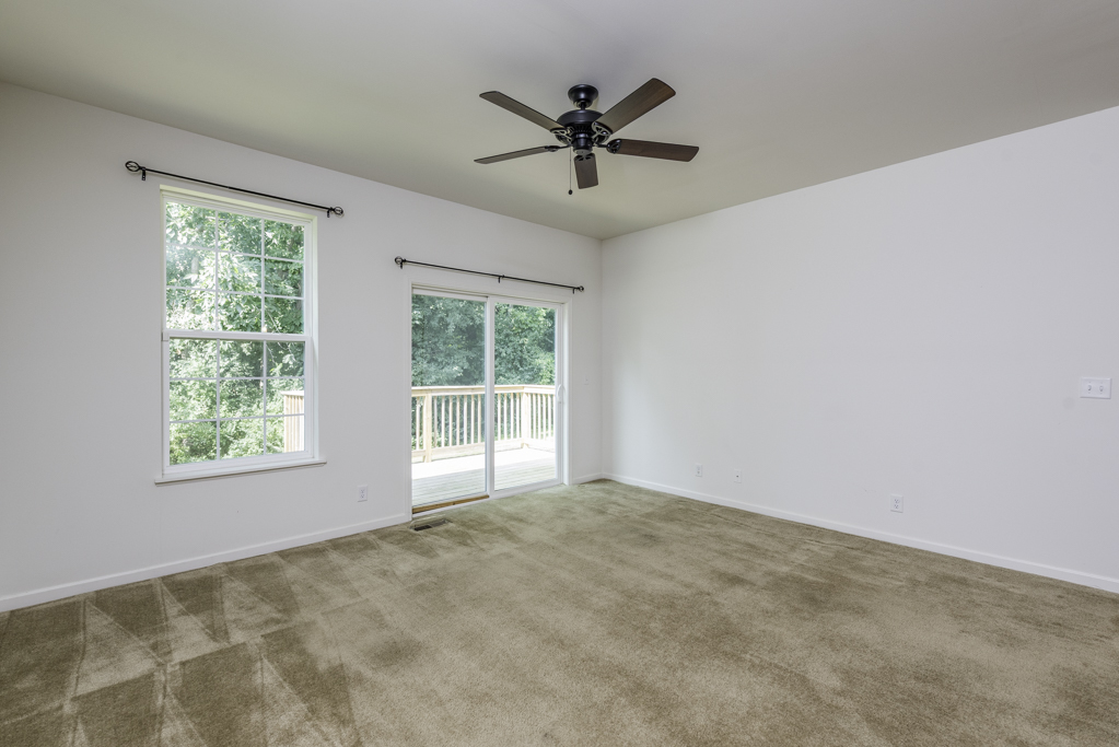 7085 Hidden Green Circle, Fox Lake, IL 60020