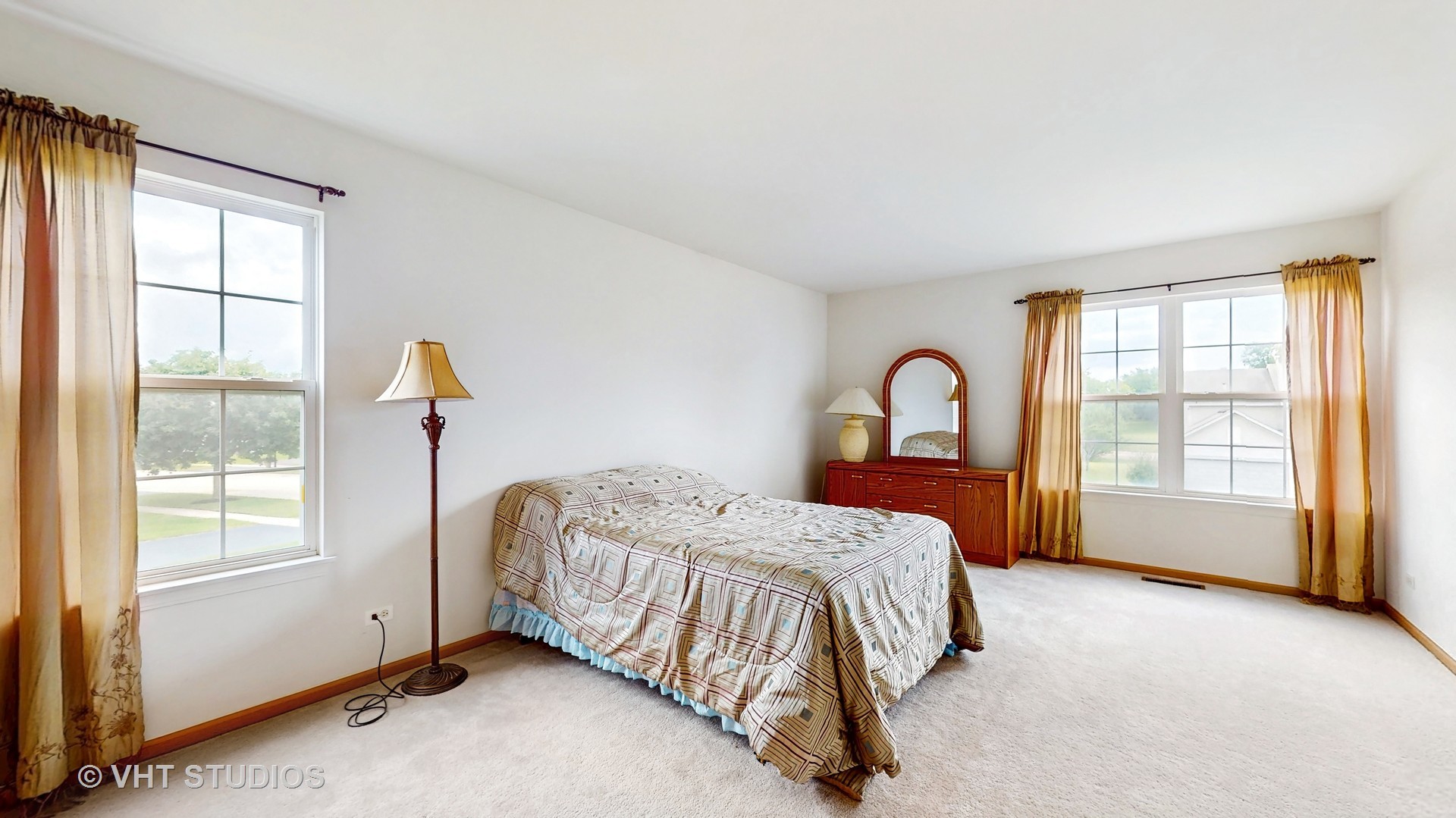 315 Hubbard Circle, Plano, IL 60545