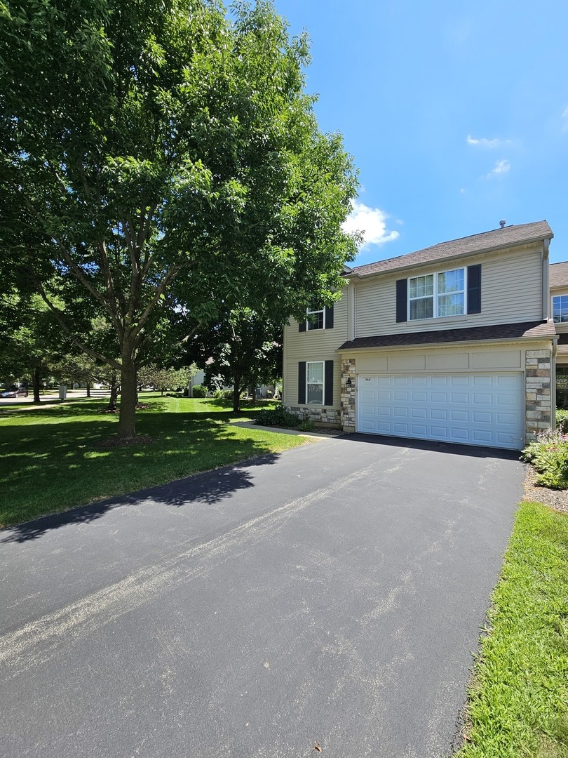 749 Dillon Court, Grayslake, IL 60030
