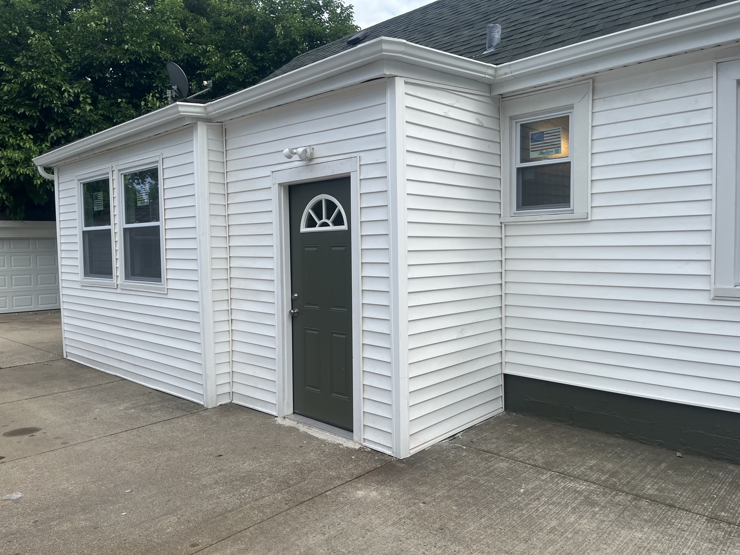 13709 S School Street, Riverdale, IL 60827