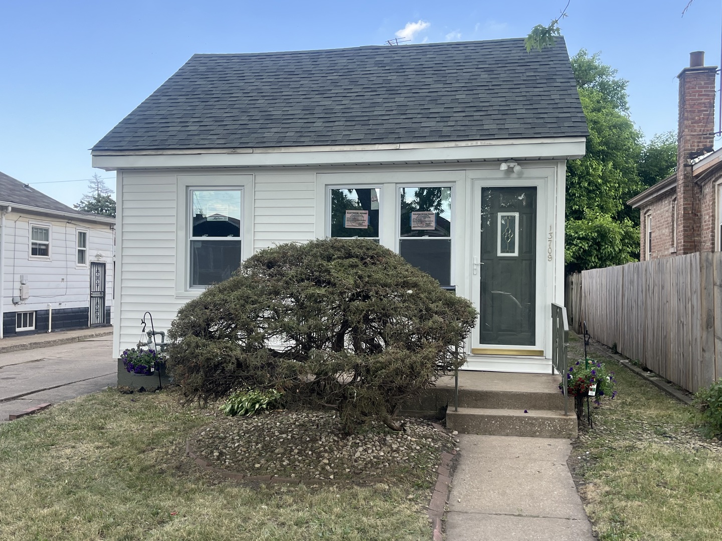 13709 S School Street, Riverdale, IL 60827