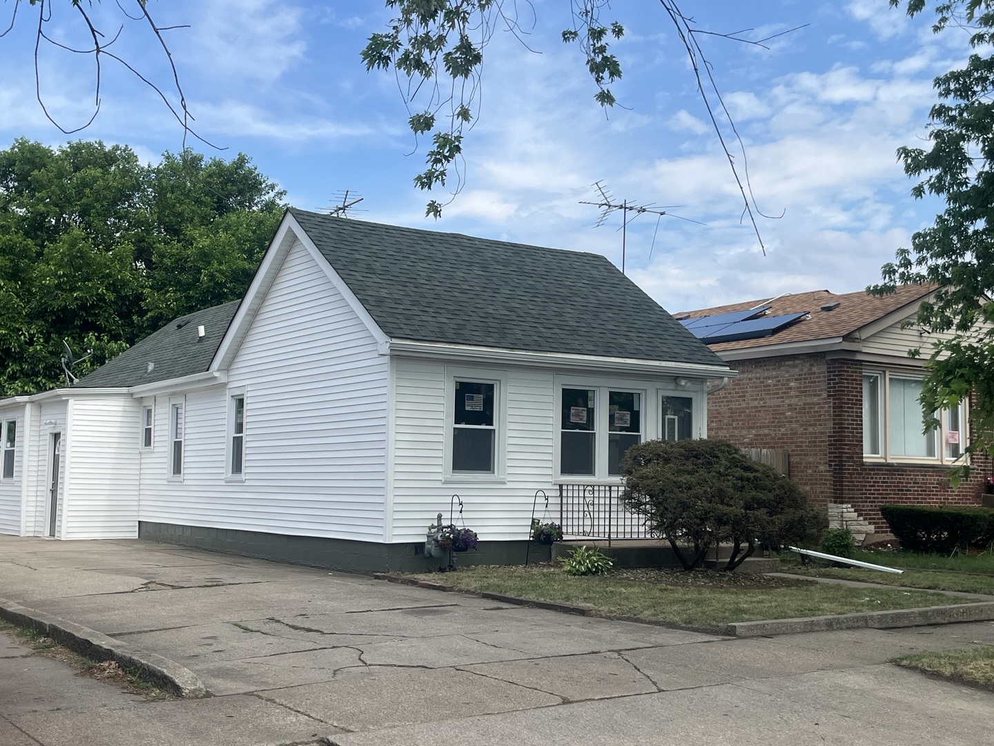 13709 S School Street, Riverdale, IL 60827