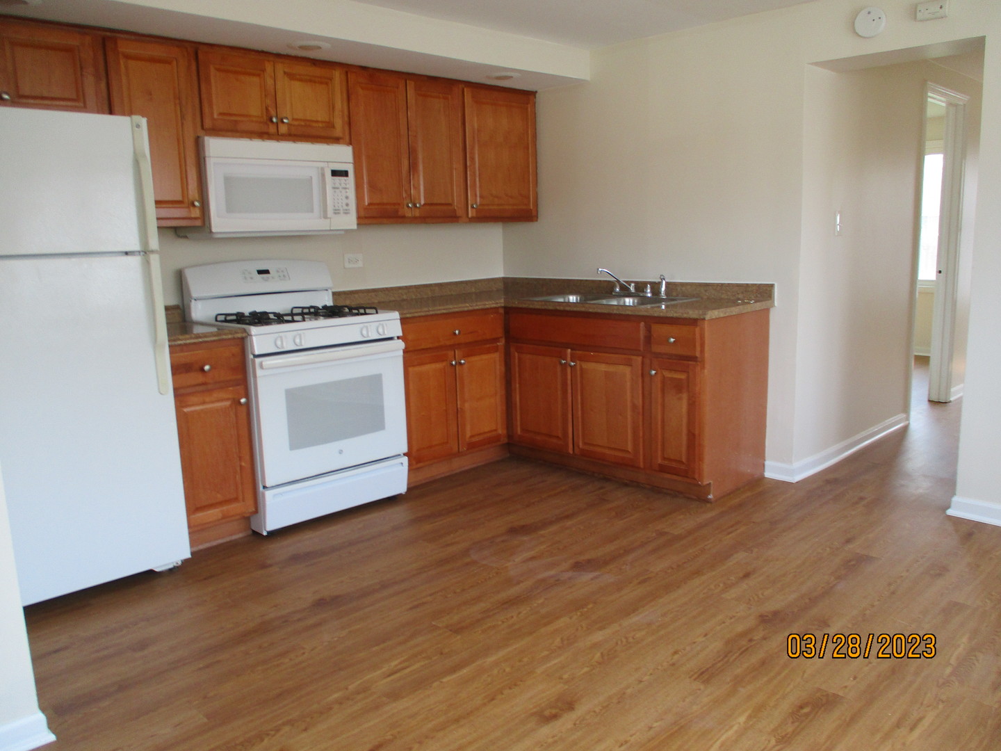 4215 W 87TH Street, Hometown, IL 60456