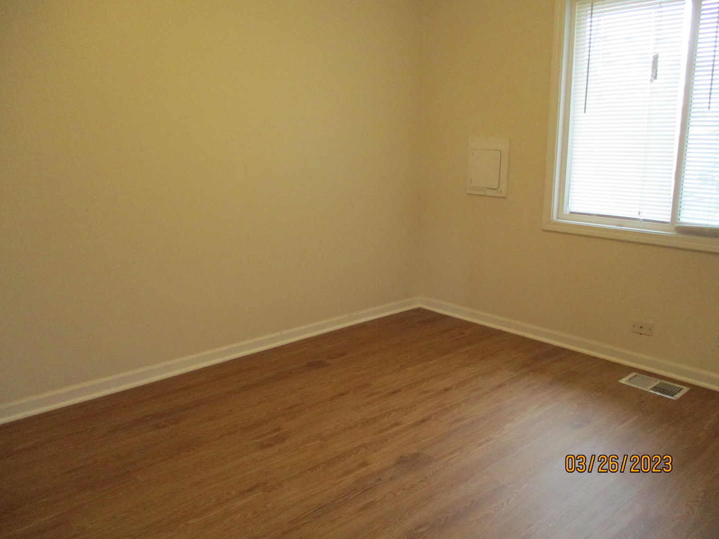 4215 W 87TH Street, Hometown, IL 60456