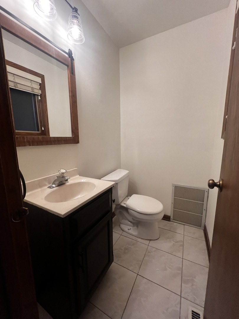 809 Overlook Drive, Frankfort, IL 60423