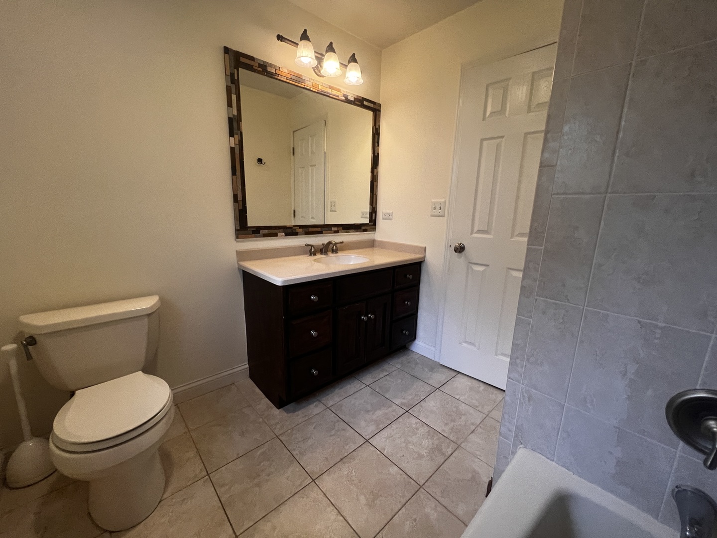 809 Overlook Drive, Frankfort, IL 60423