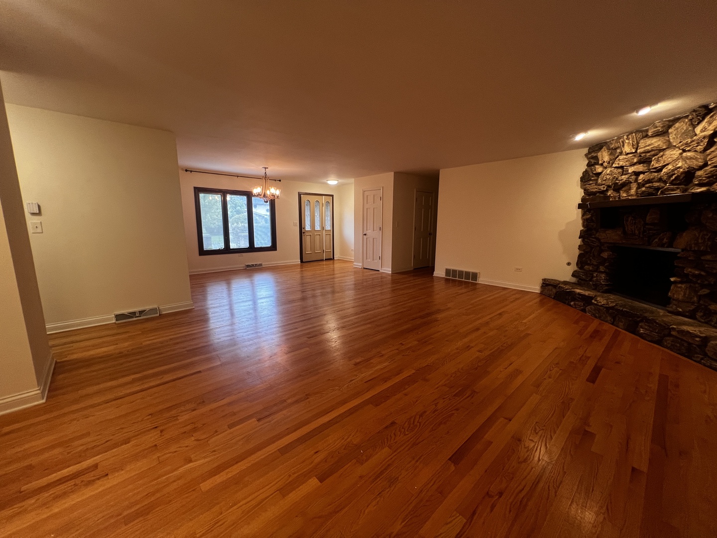 809 Overlook Drive, Frankfort, IL 60423