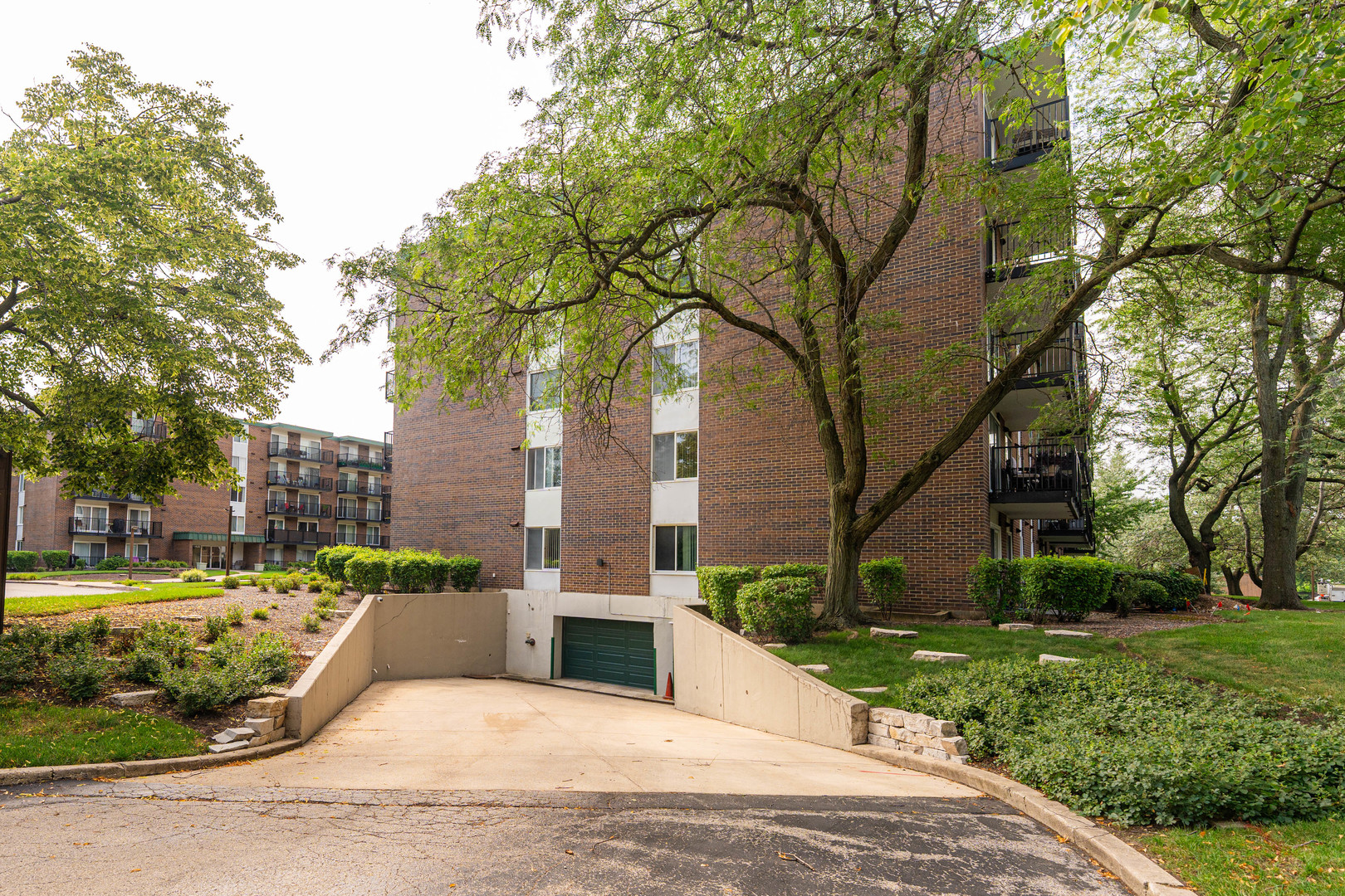 5S040 Pebblewood Lane #W303, Naperville, IL 60563
