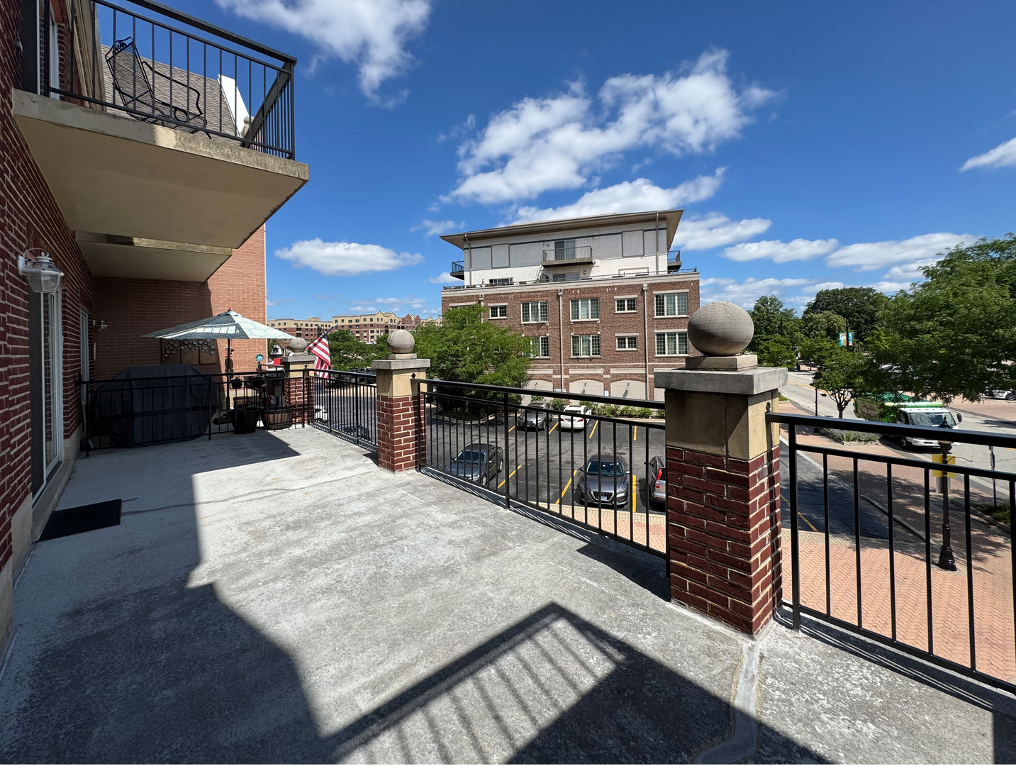 40 E Northwest Highway #212, Mount Prospect, IL 60056