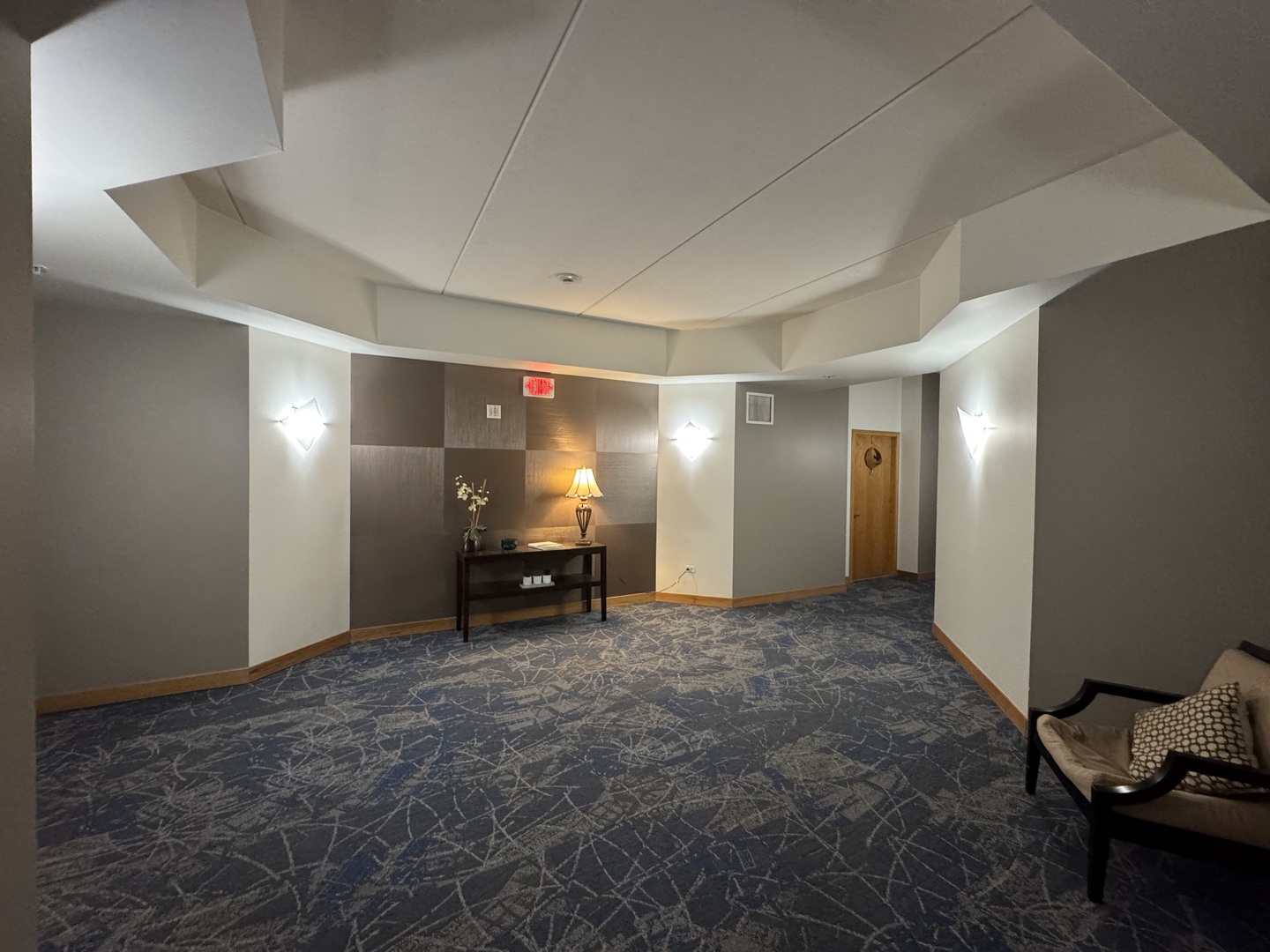 40 E Northwest Highway #212, Mount Prospect, IL 60056