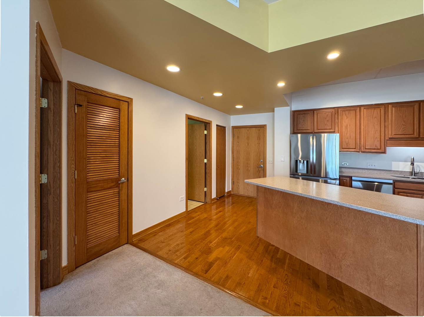 40 E Northwest Highway #212, Mount Prospect, IL 60056