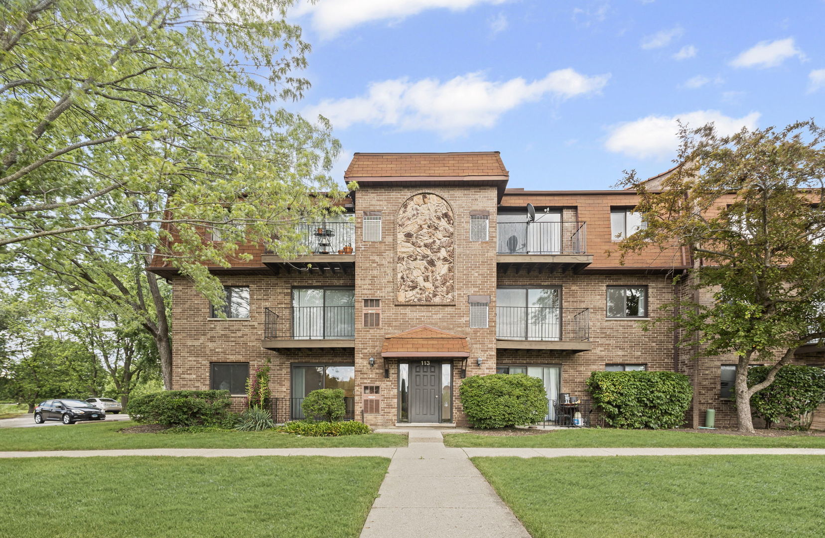 113 W Brandon Court #E11, Palatine, IL 60067