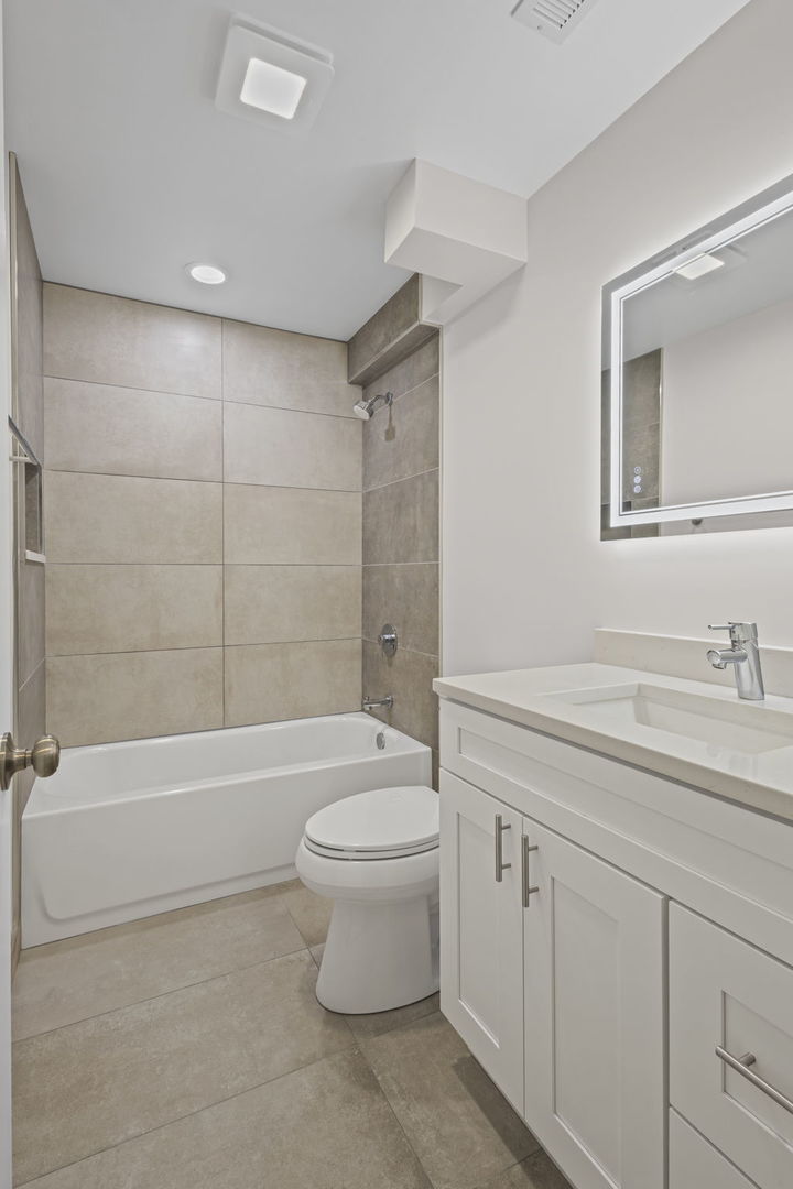 113 W Brandon Court #E11, Palatine, IL 60067