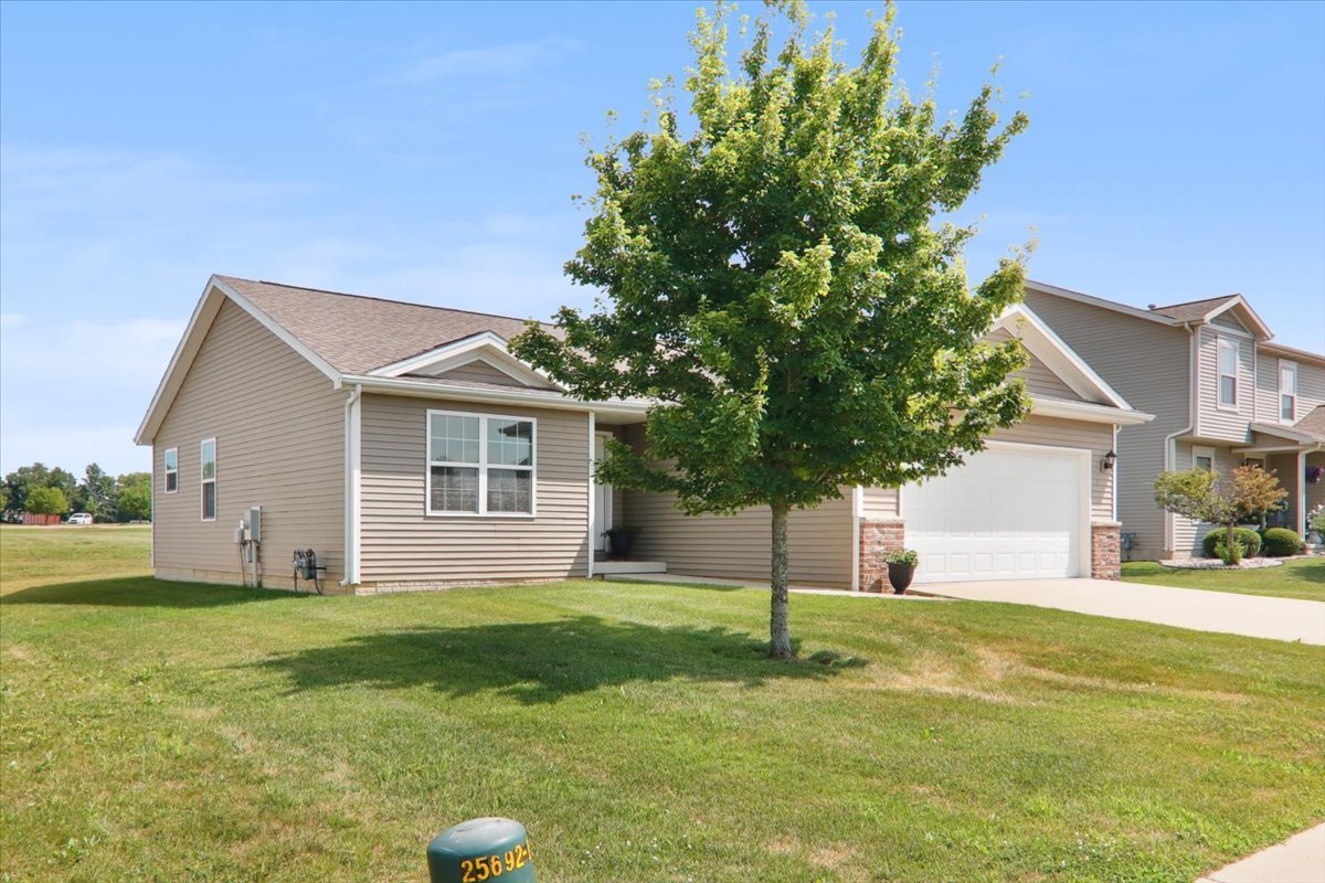 216 Springdale Avenue, Bloomington, IL 61704