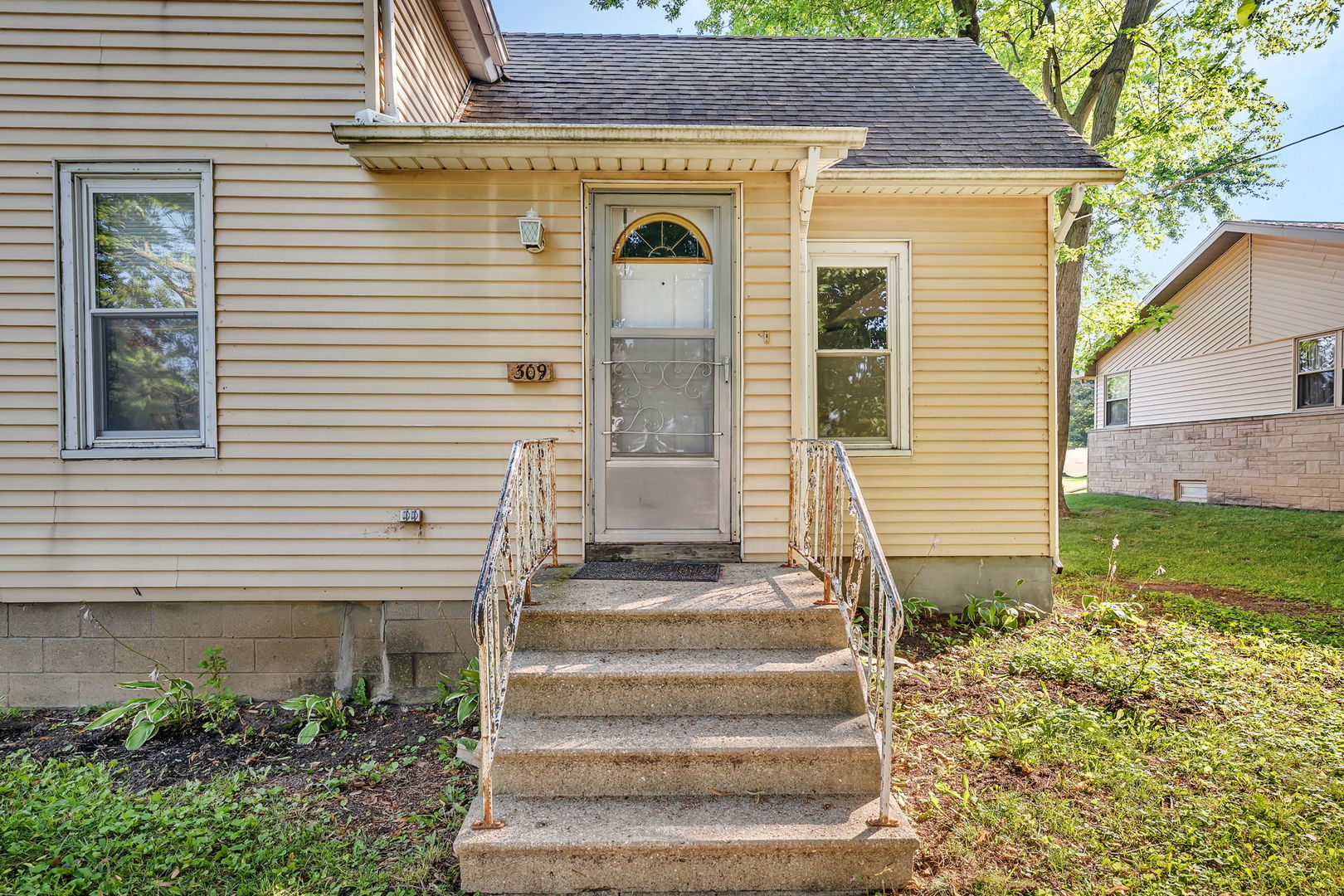 309 E Elk Street, Odell, IL 60460