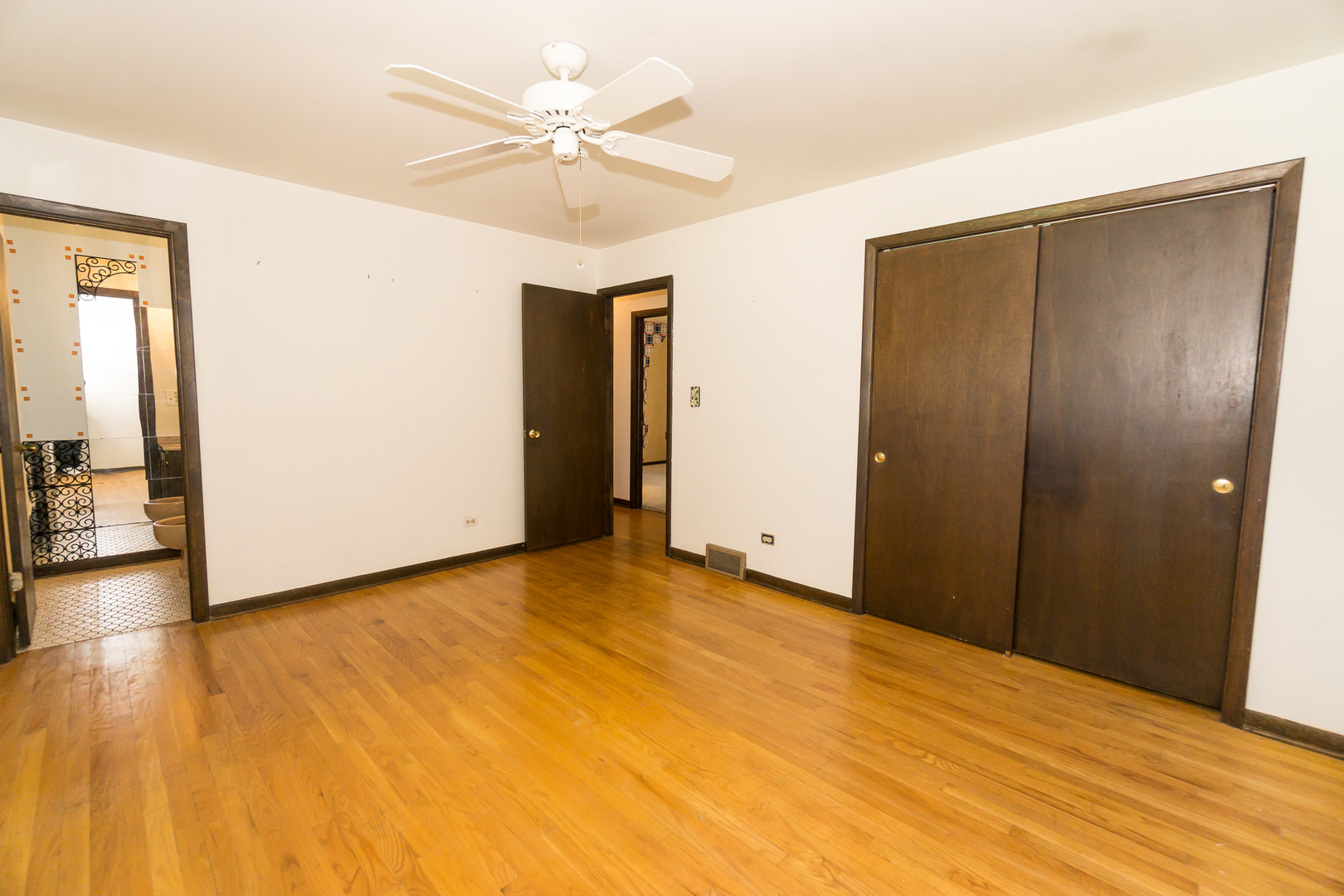 305 Montclare Lane, Wood Dale, IL 60191