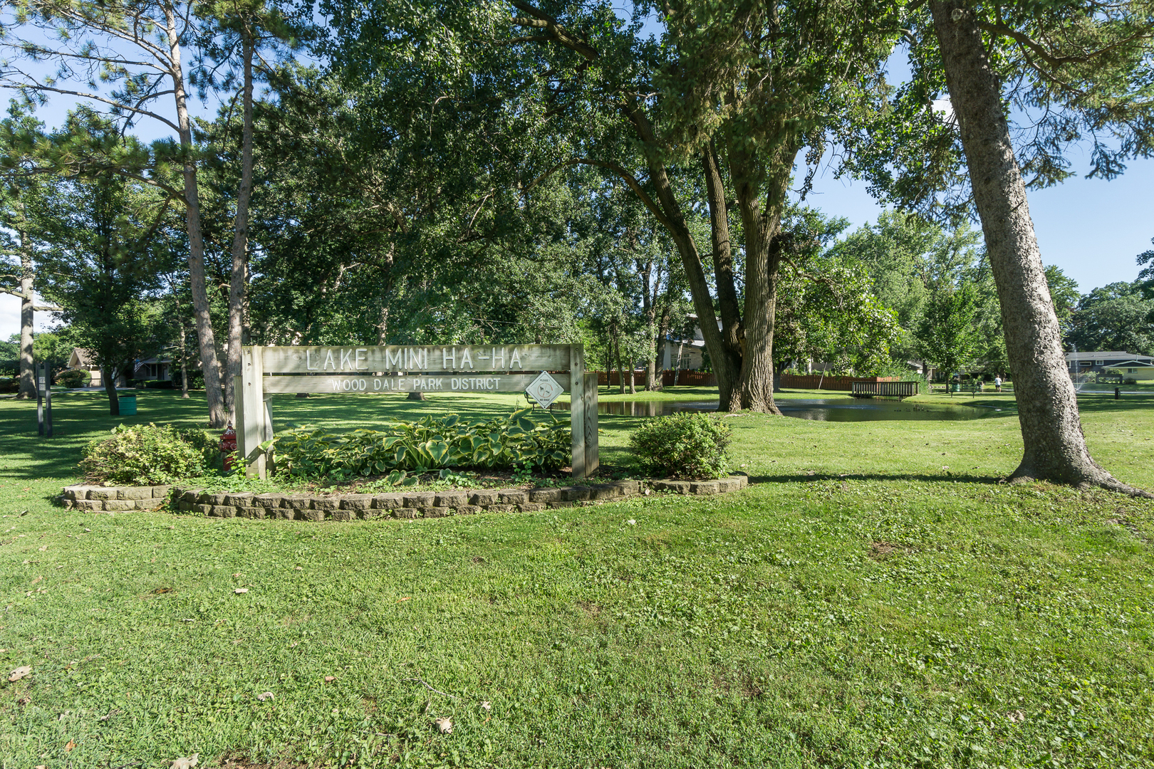 305 Montclare Lane, Wood Dale, IL 60191