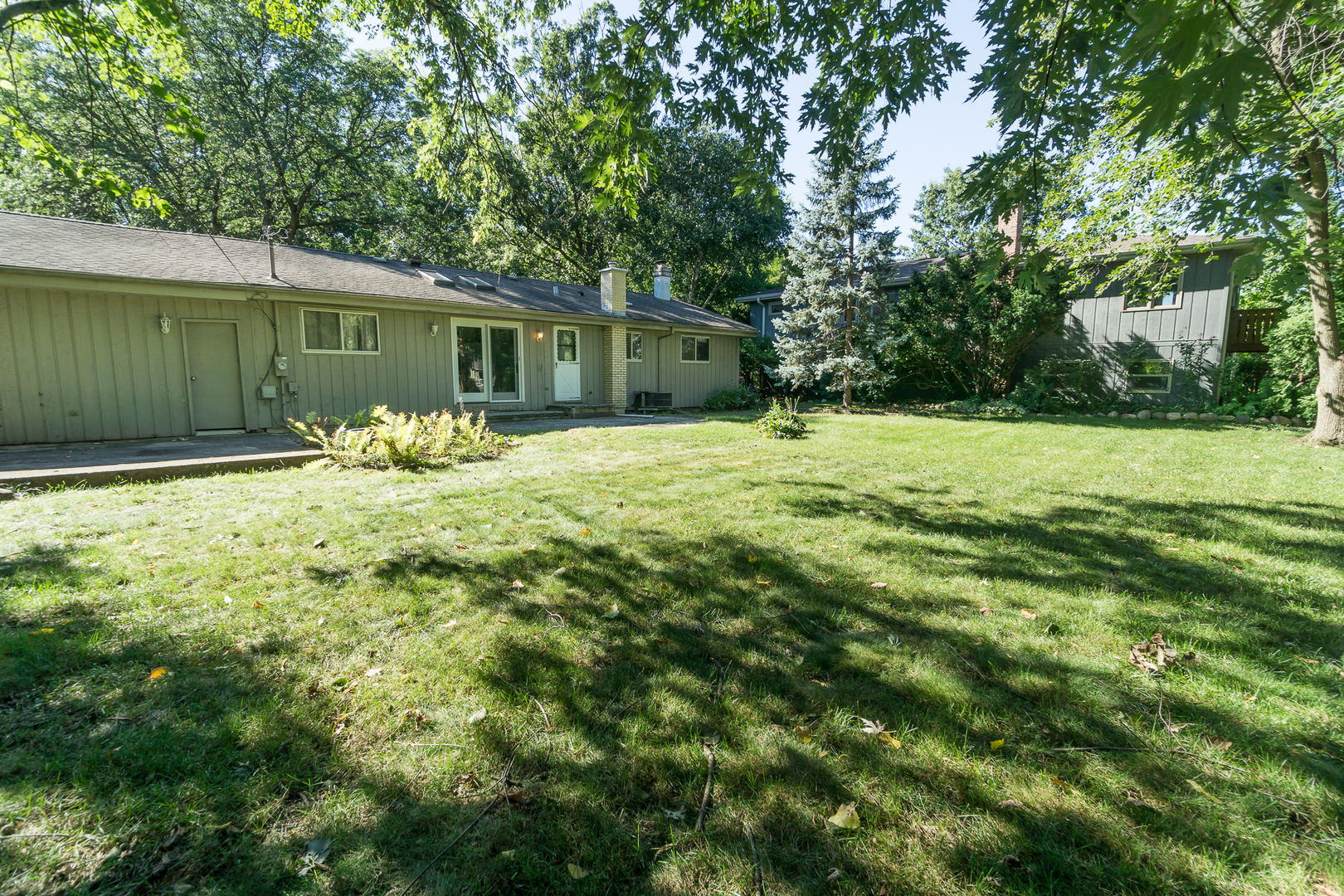 305 Montclare Lane, Wood Dale, IL 60191