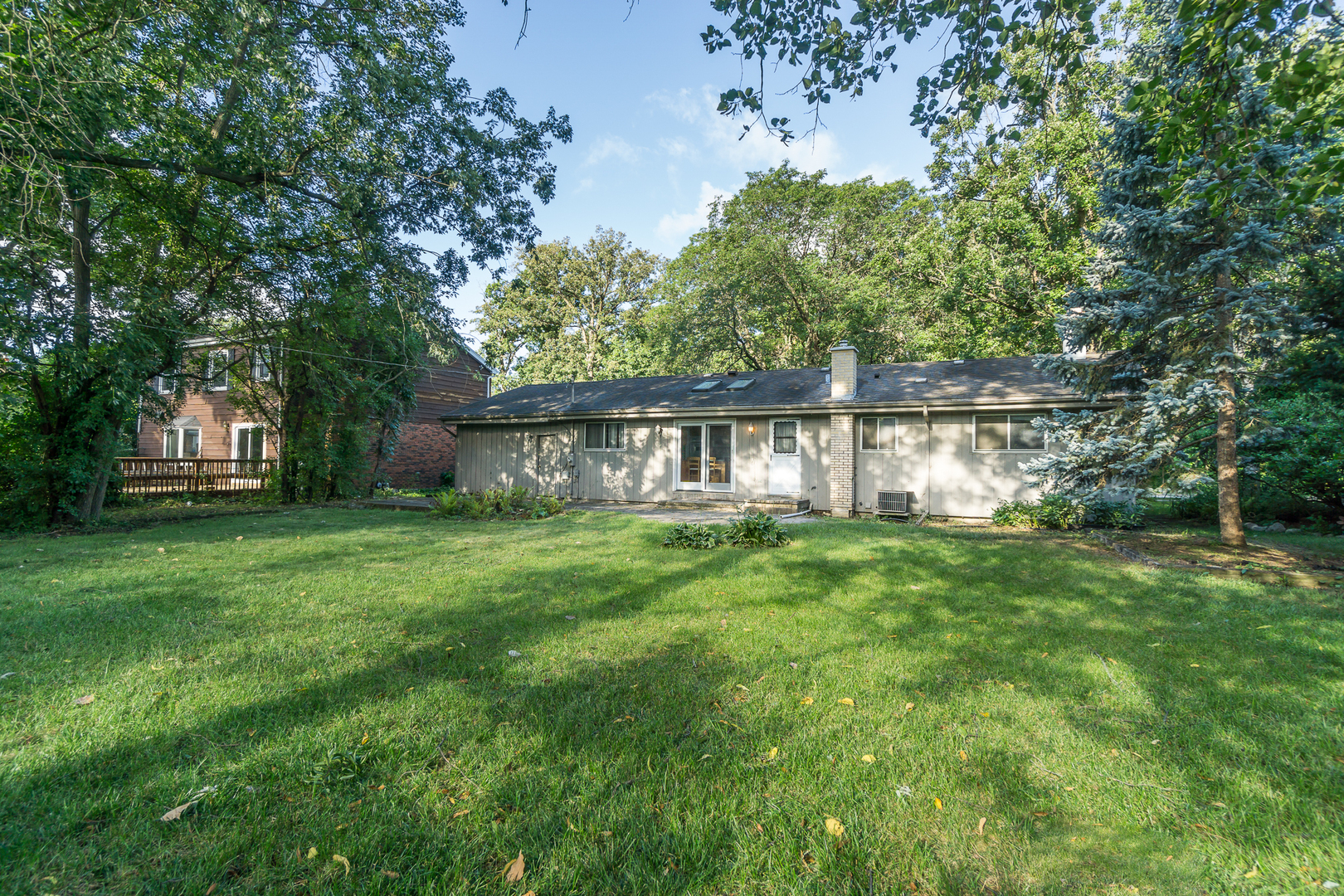 305 Montclare Lane, Wood Dale, IL 60191