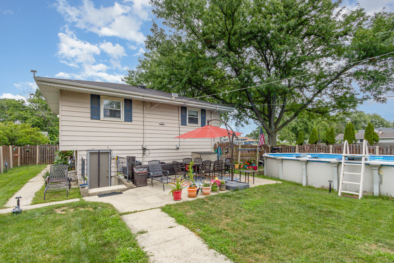 4001 N Lincoln Street, Westmont, IL 60559