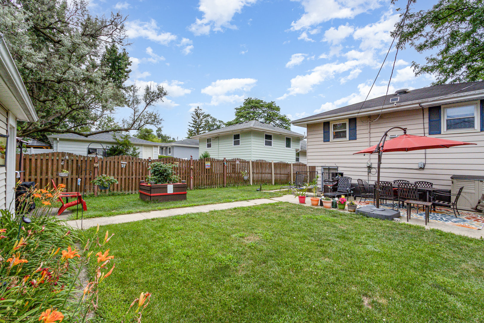 4001 N Lincoln Street, Westmont, IL 60559