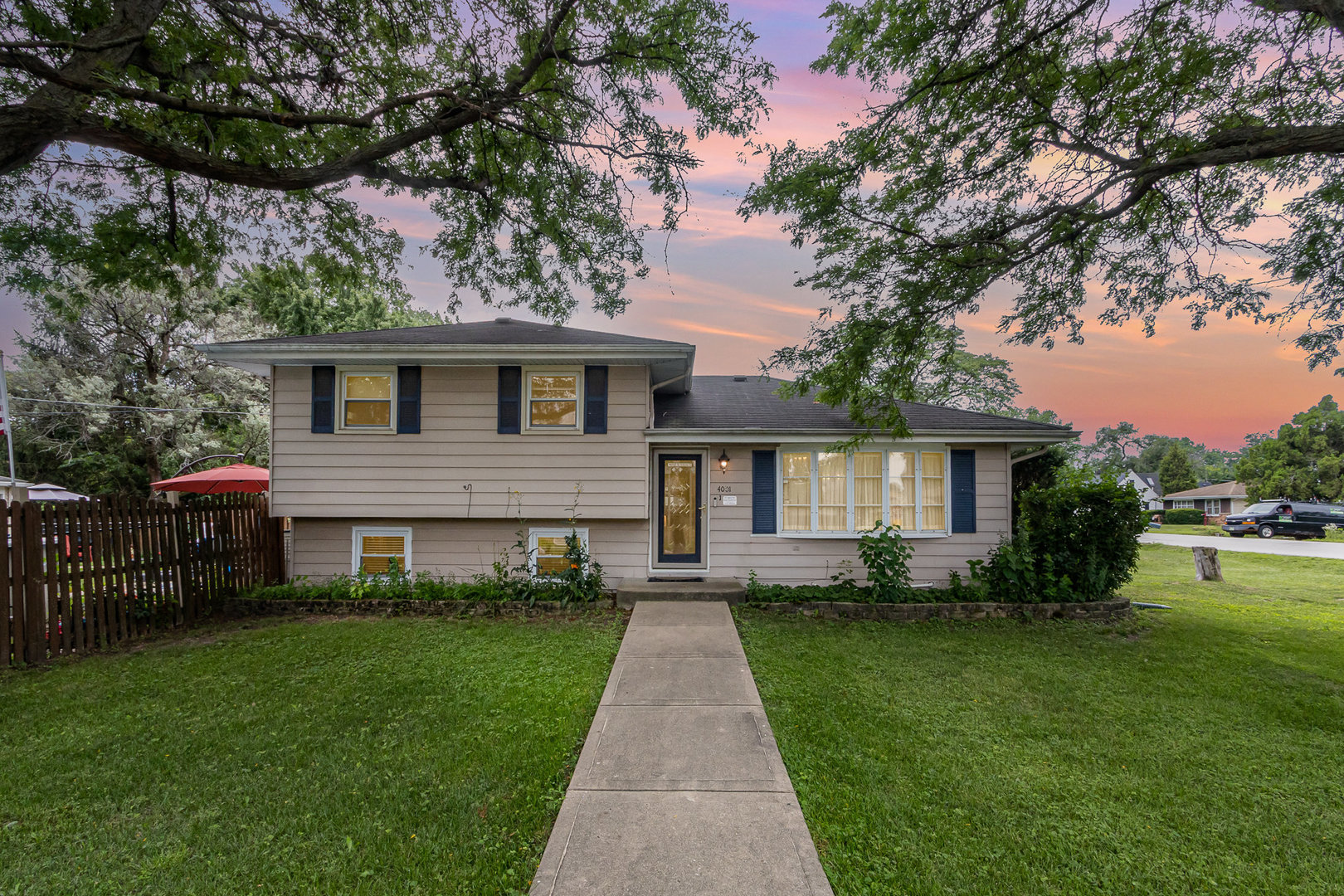 4001 N Lincoln Street, Westmont, IL 60559