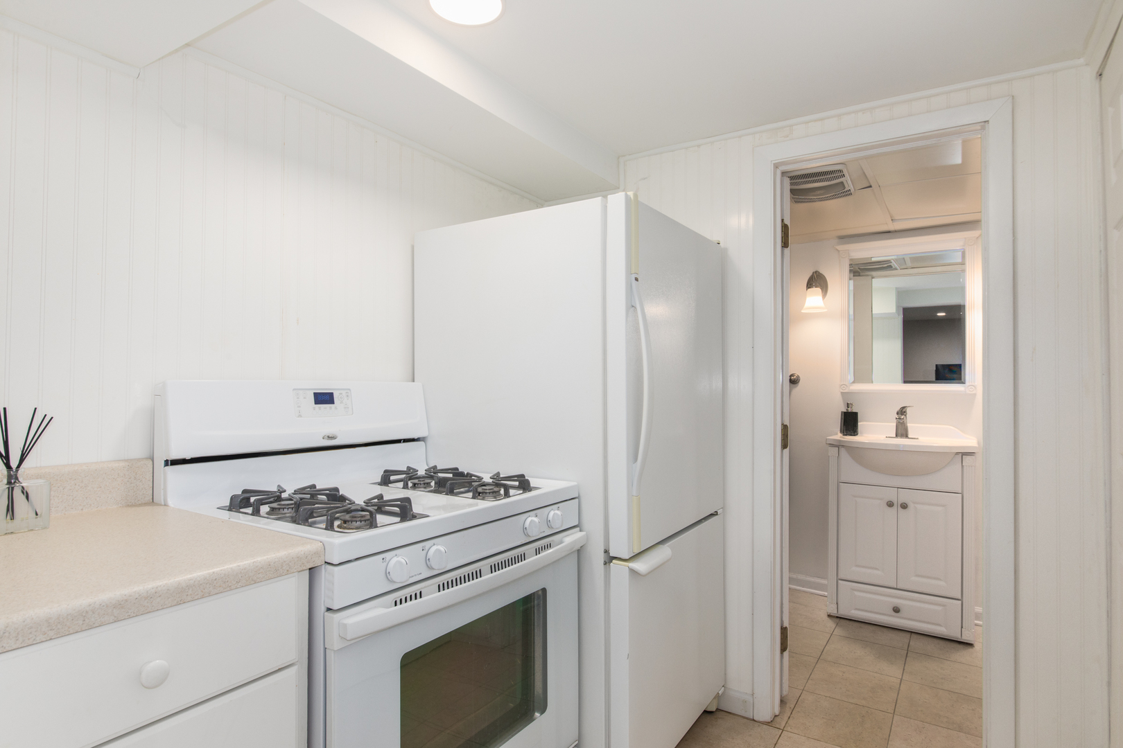 1409 S 5th Avenue, Des Plaines, IL 60018