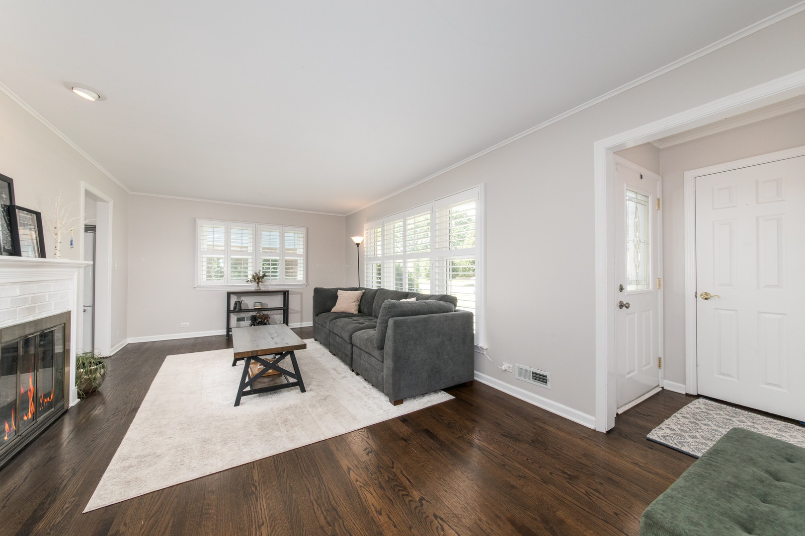1409 S 5th Avenue, Des Plaines, IL 60018