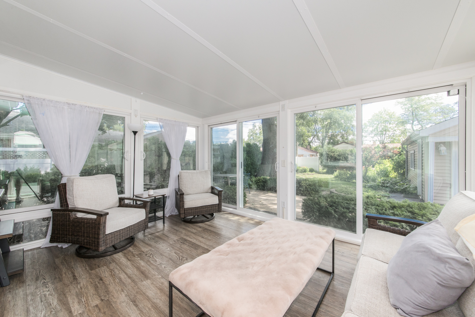 1409 S 5th Avenue, Des Plaines, IL 60018