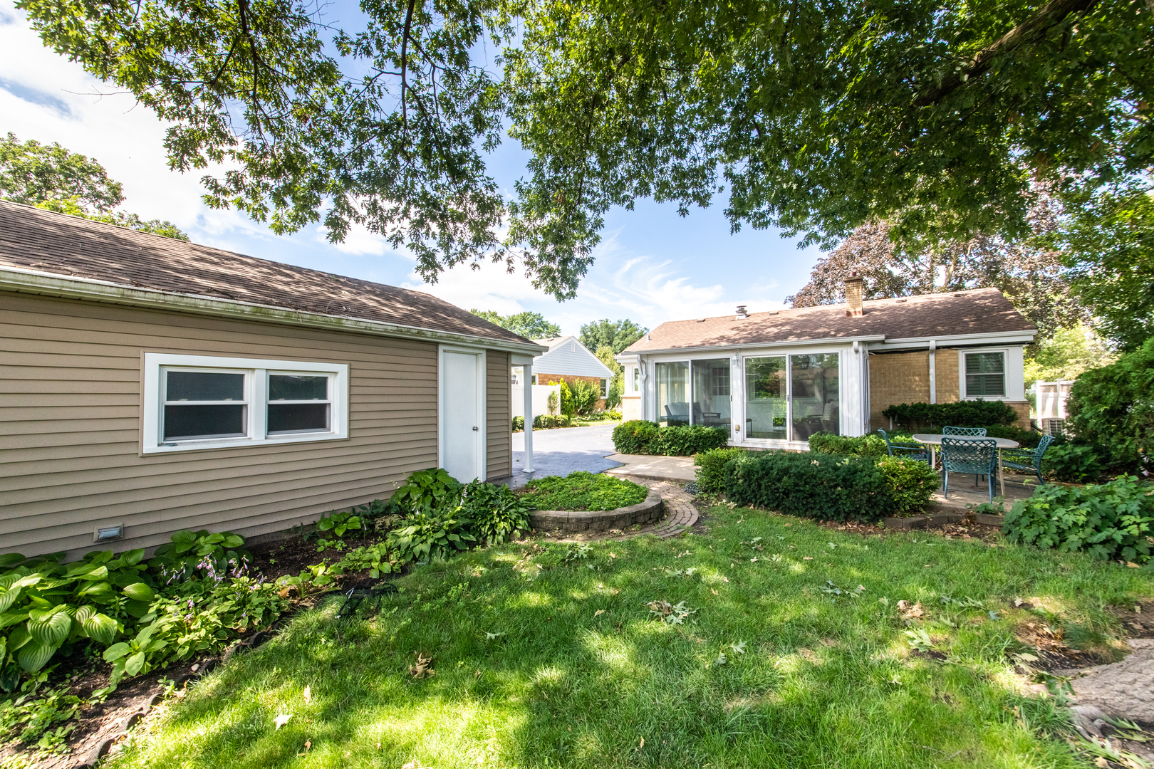 1409 S 5th Avenue, Des Plaines, IL 60018