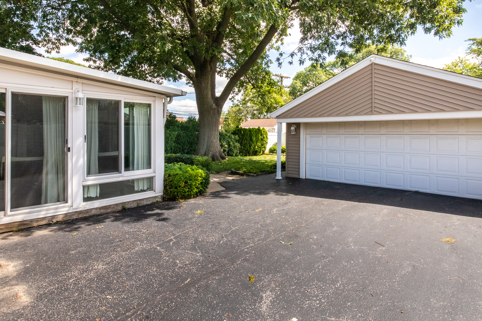 1409 S 5th Avenue, Des Plaines, IL 60018
