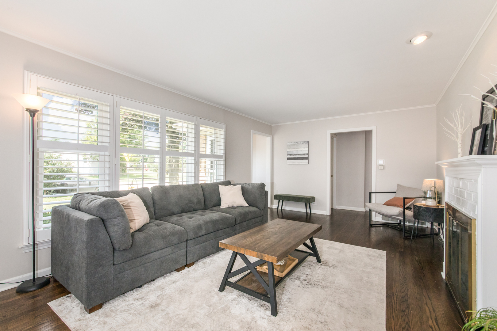 1409 S 5th Avenue, Des Plaines, IL 60018