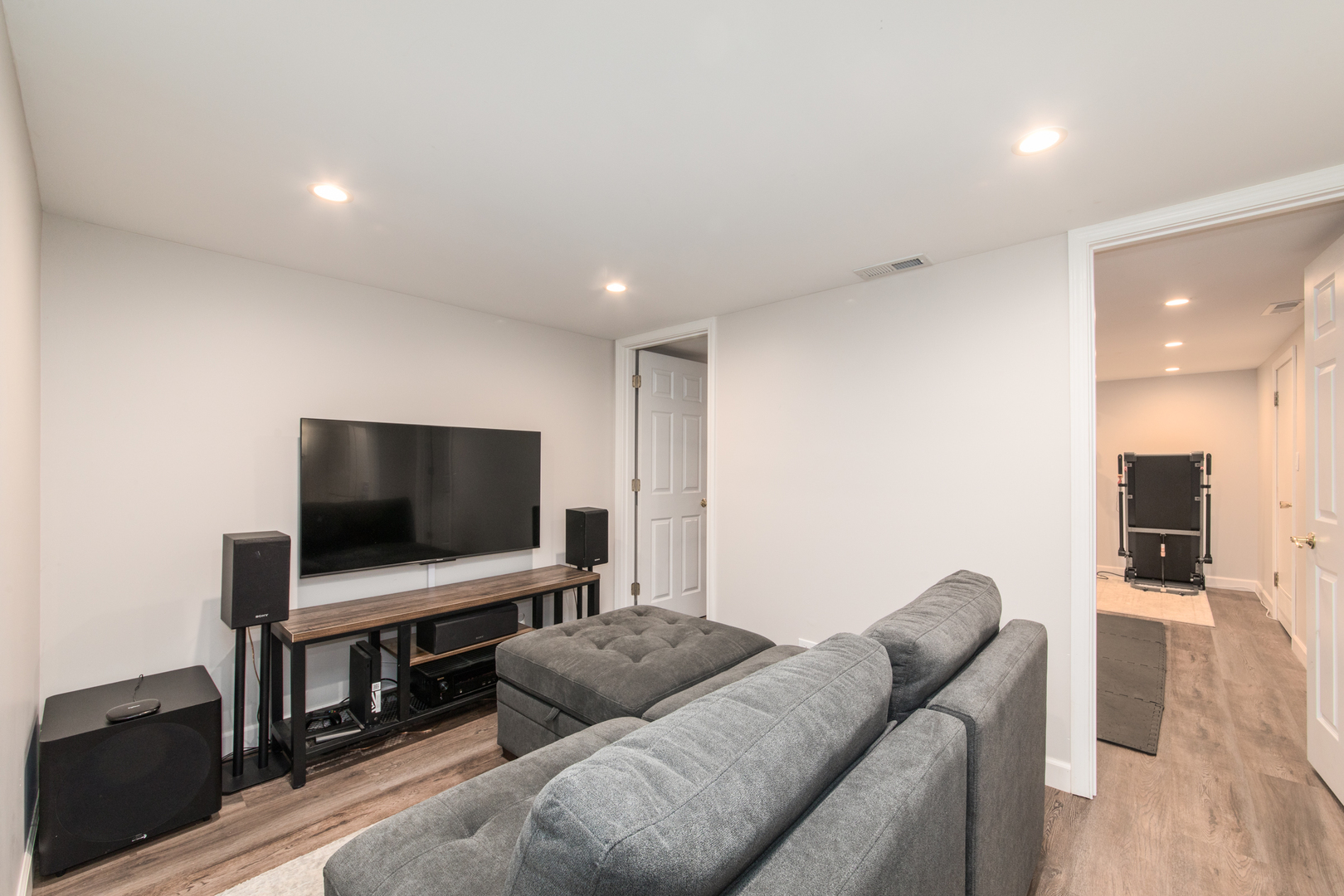 1409 S 5th Avenue, Des Plaines, IL 60018