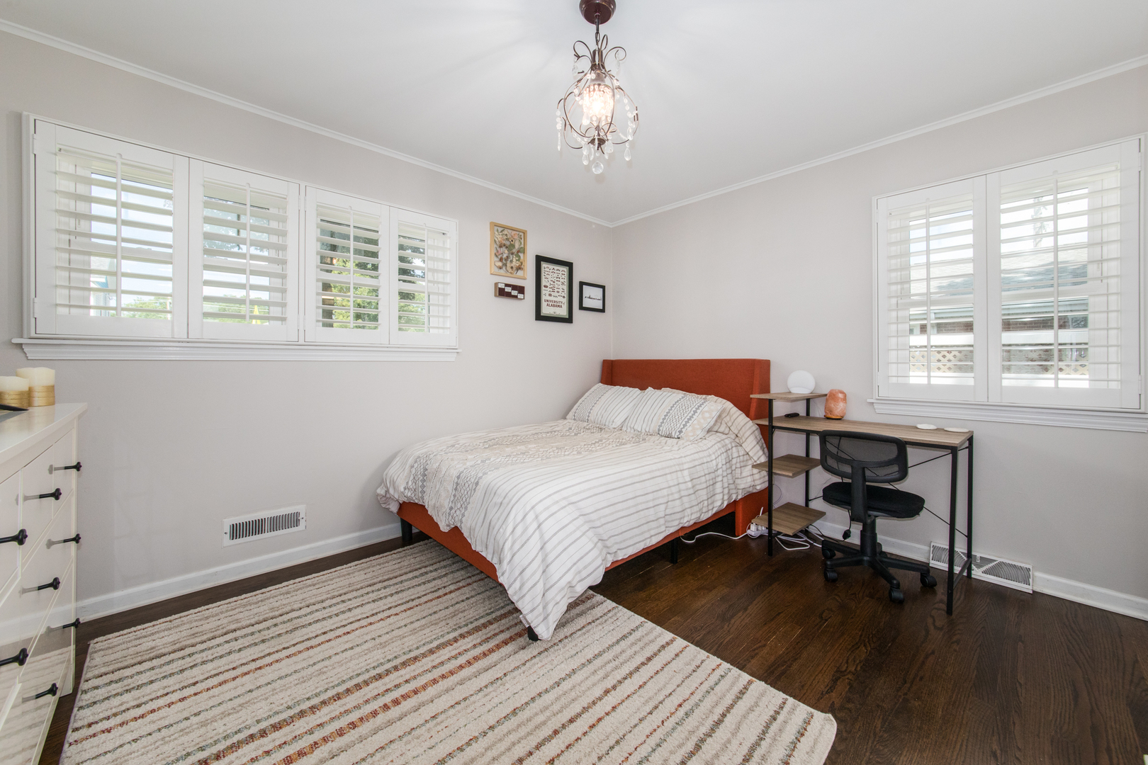 1409 S 5th Avenue, Des Plaines, IL 60018
