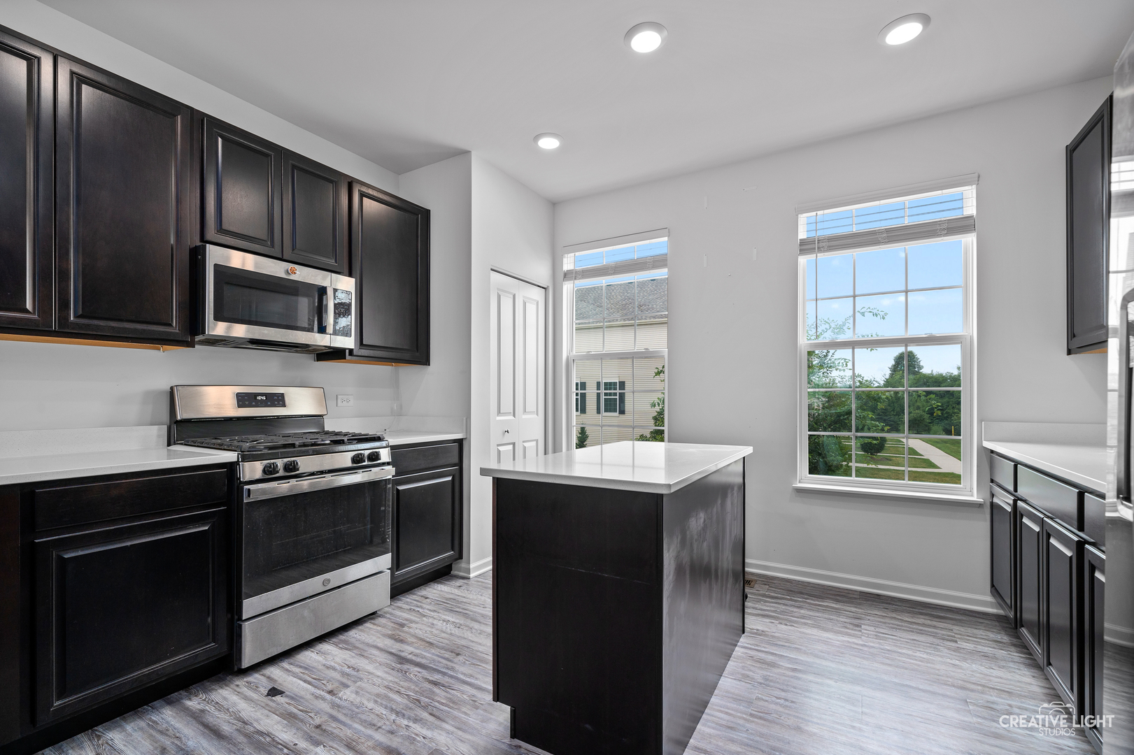 607 Brook Court, Oswego, IL 60543