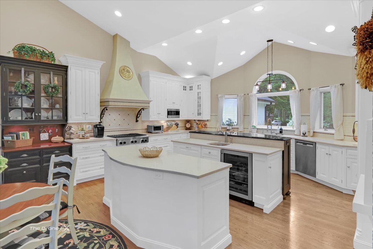 1417 Sherwood Lane, Geneva, IL 60134